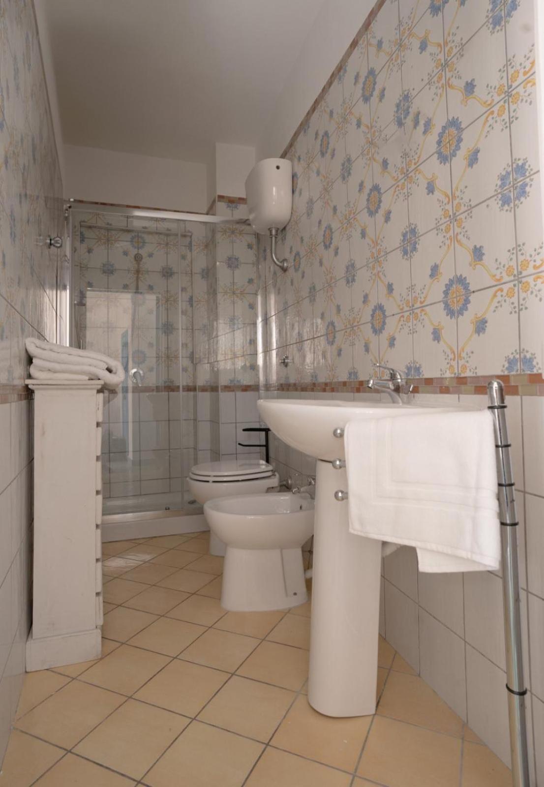 Ischia Mare Bed & Breakfast ภายนอก รูปภาพ