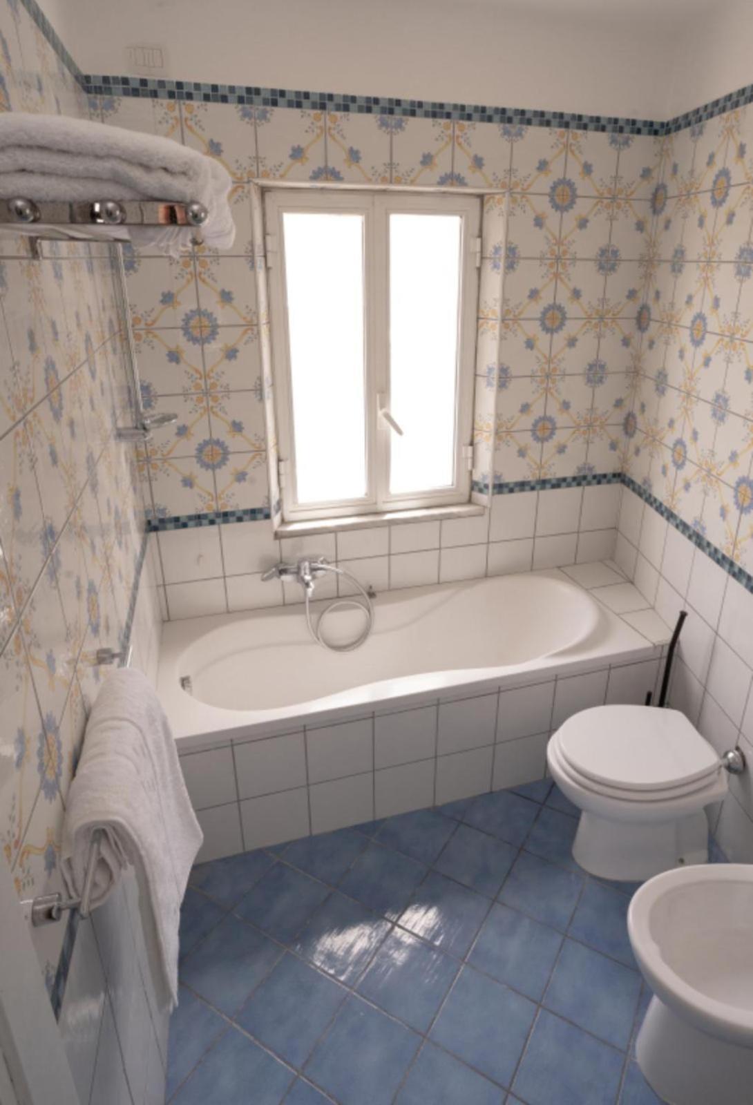Ischia Mare Bed & Breakfast ภายนอก รูปภาพ